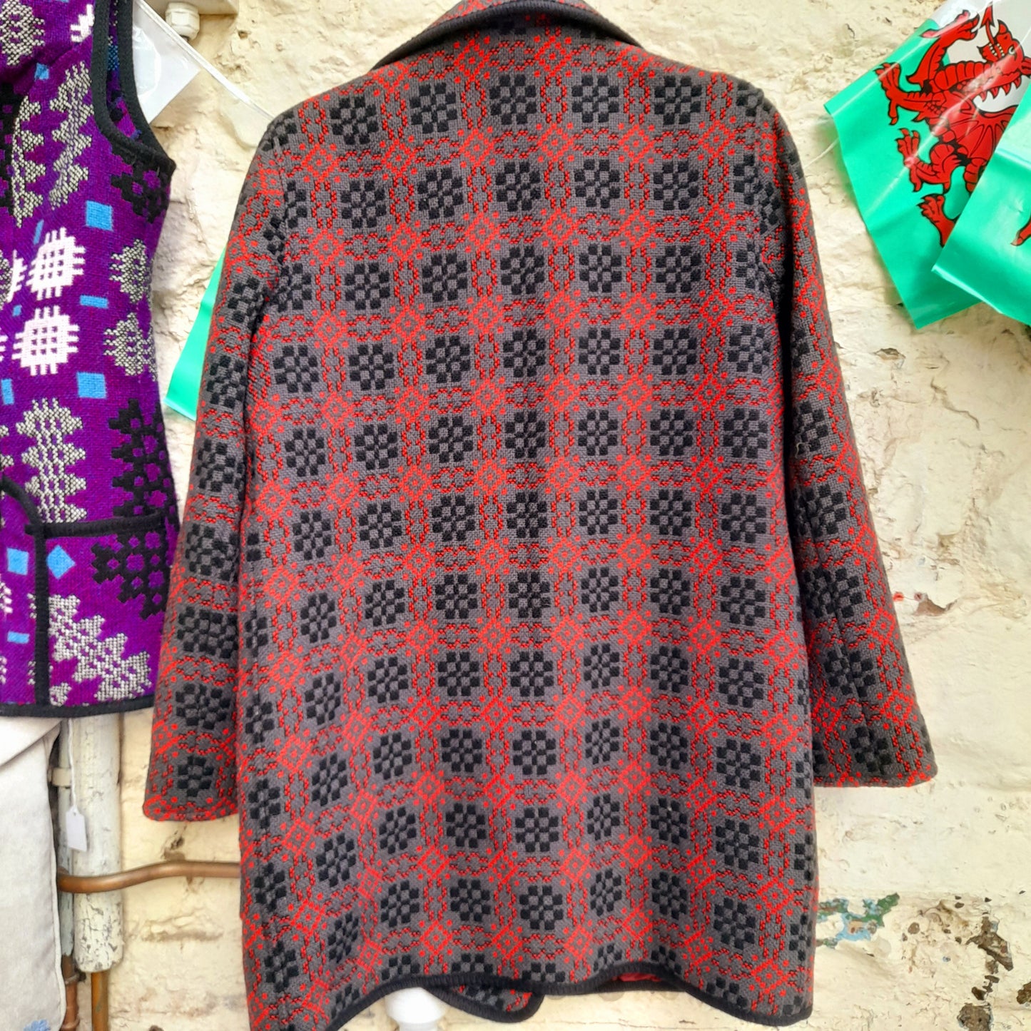Vintage Welsh Tapestry Coat in Charcoal Grey, Red & Black Size 14/16
