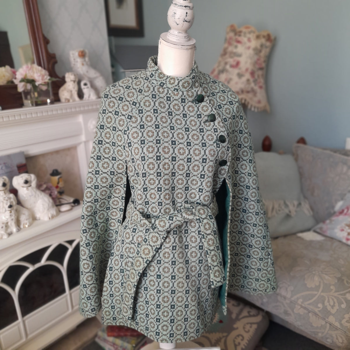 Vintage Welsh Tapestry Cape/Poncho in Green Geometric Design Size 8/10