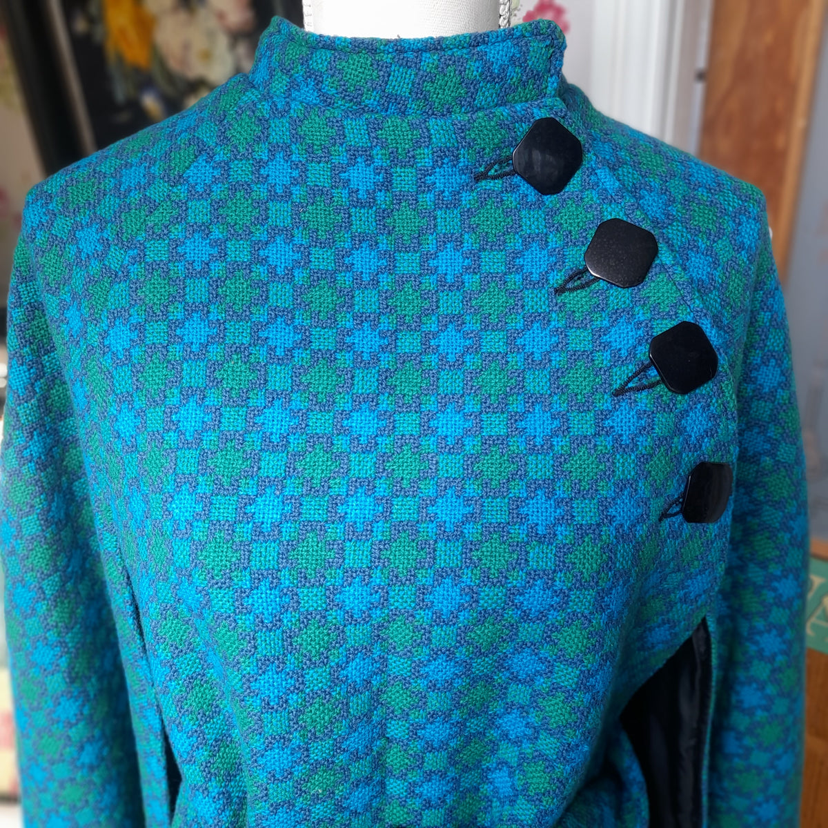Vintage Welsh Tapestry Cape/Poncho in Turquoise & Emerald Green Size 12/14