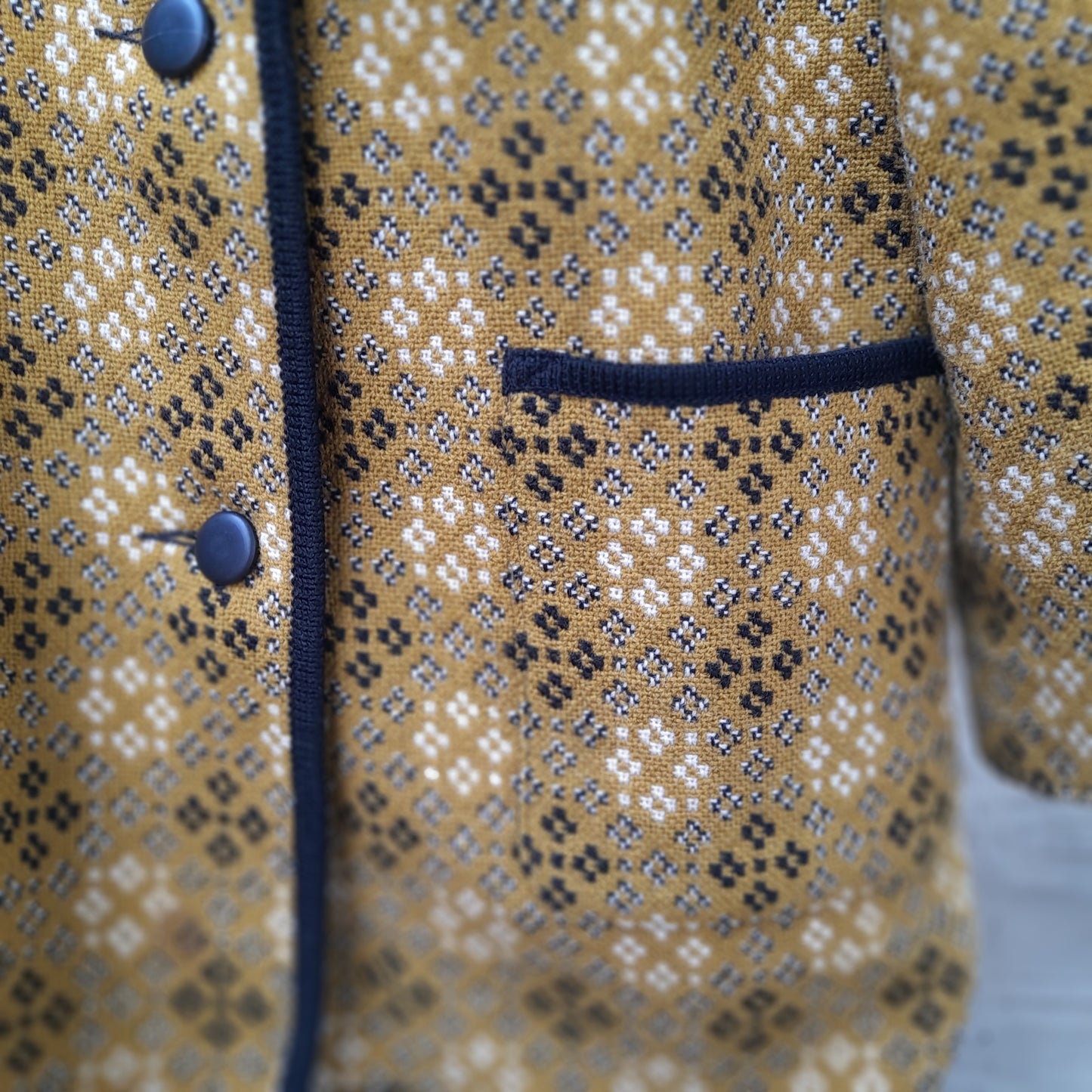 Vintage Welsh Tapestry Coat in Mustard, Black & White Size 16/18