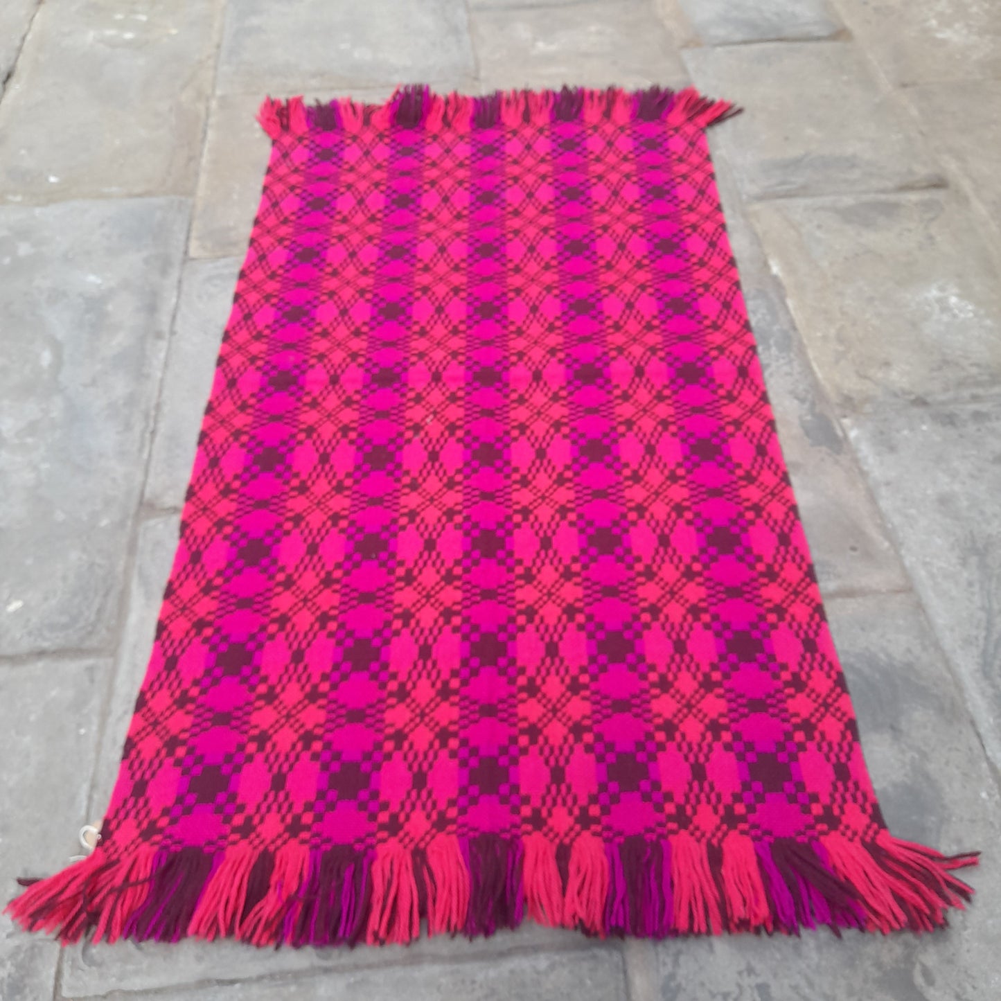 Vintage Welsh Wool Tapestry Rug in Deep Pink by Trefriw Woollen Mill in 'Star' Design
