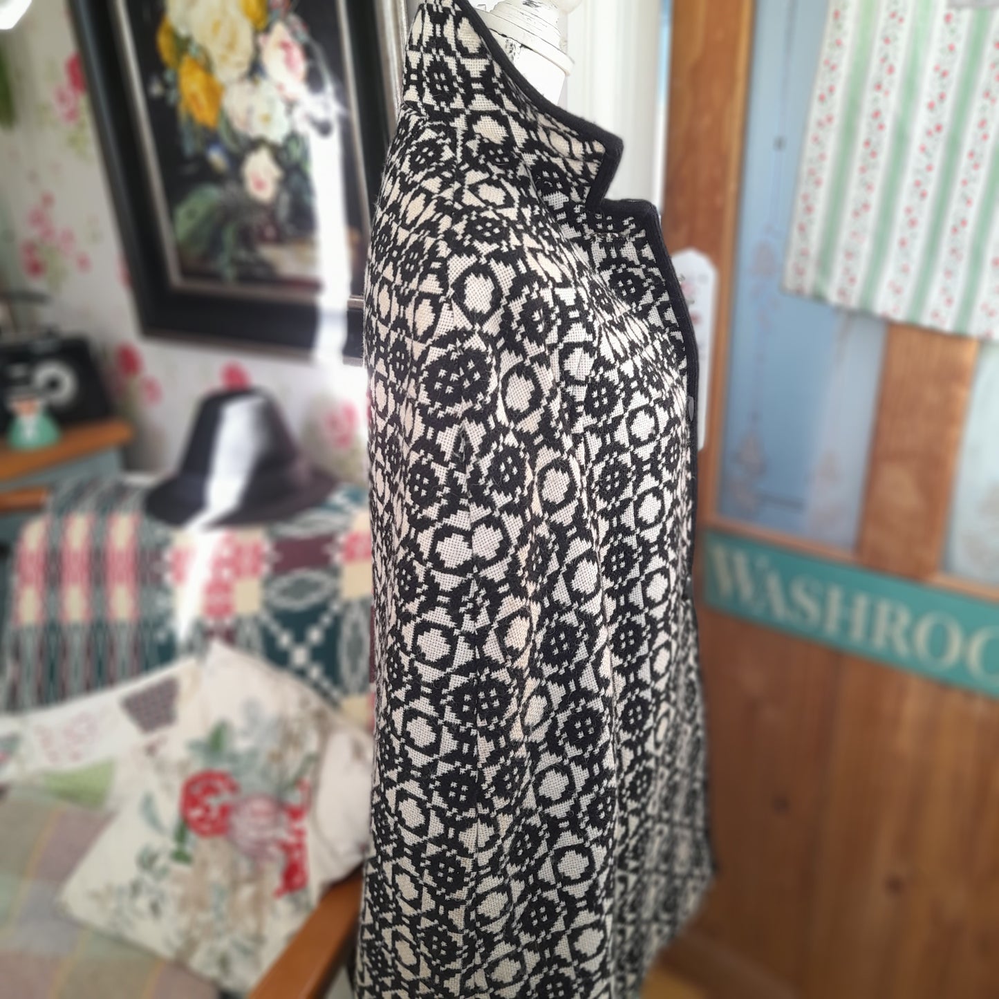 Vintage Welsh Tapestry Cape in Black & White Monochrome