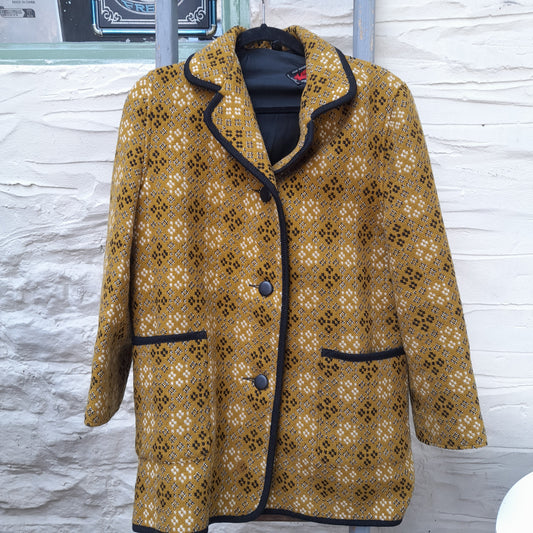 Vintage Welsh Tapestry Coat in Mustard, Black & White Size 16/18