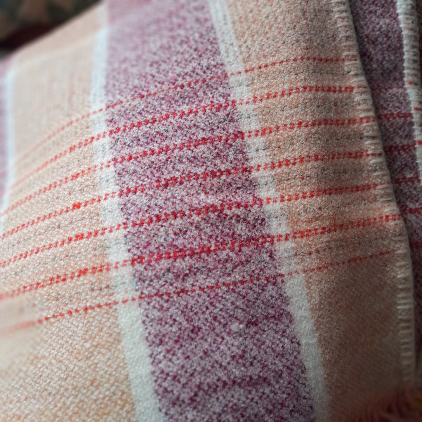 Vintage Welsh Wool Blanket/Carthen in Pale Peach, Burgundy  & Cream Speckled Checks