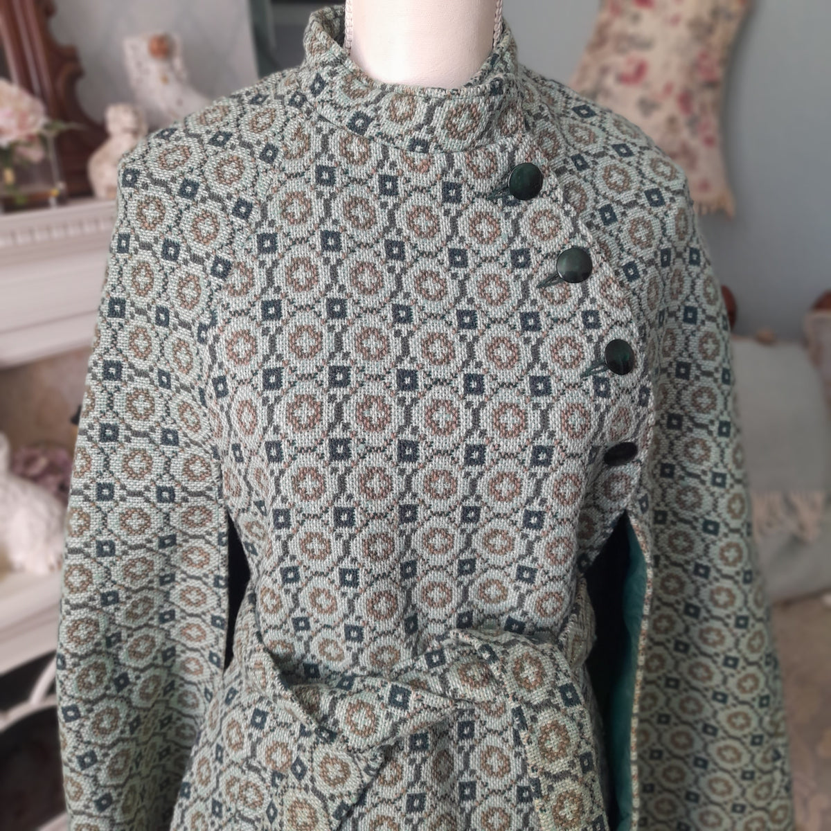 Vintage Welsh Tapestry Cape/Poncho in Green Geometric Design Size 8/10