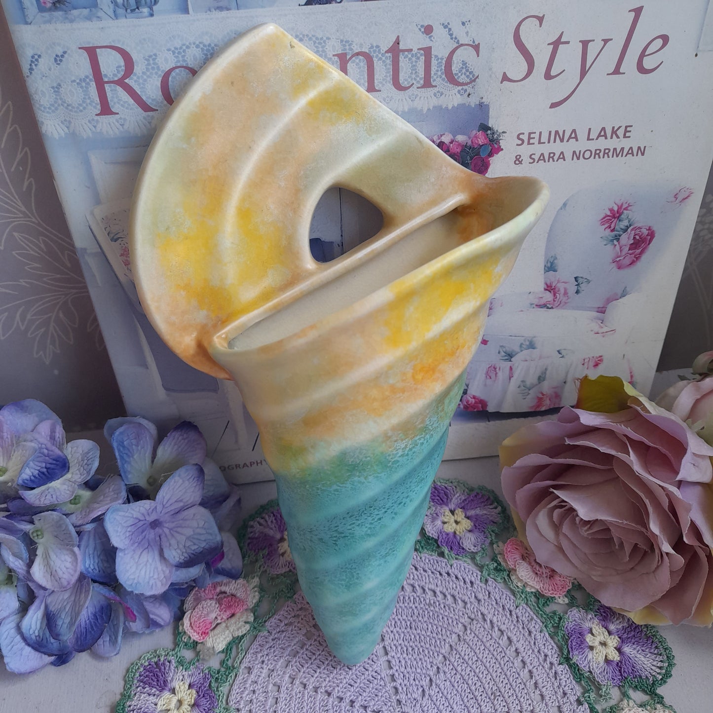 Art Deco Ceramic Conch Shell Shaped Wall Hanging Pocket Vase in Marbled Duck Egg Blue & Lemon by Beswick