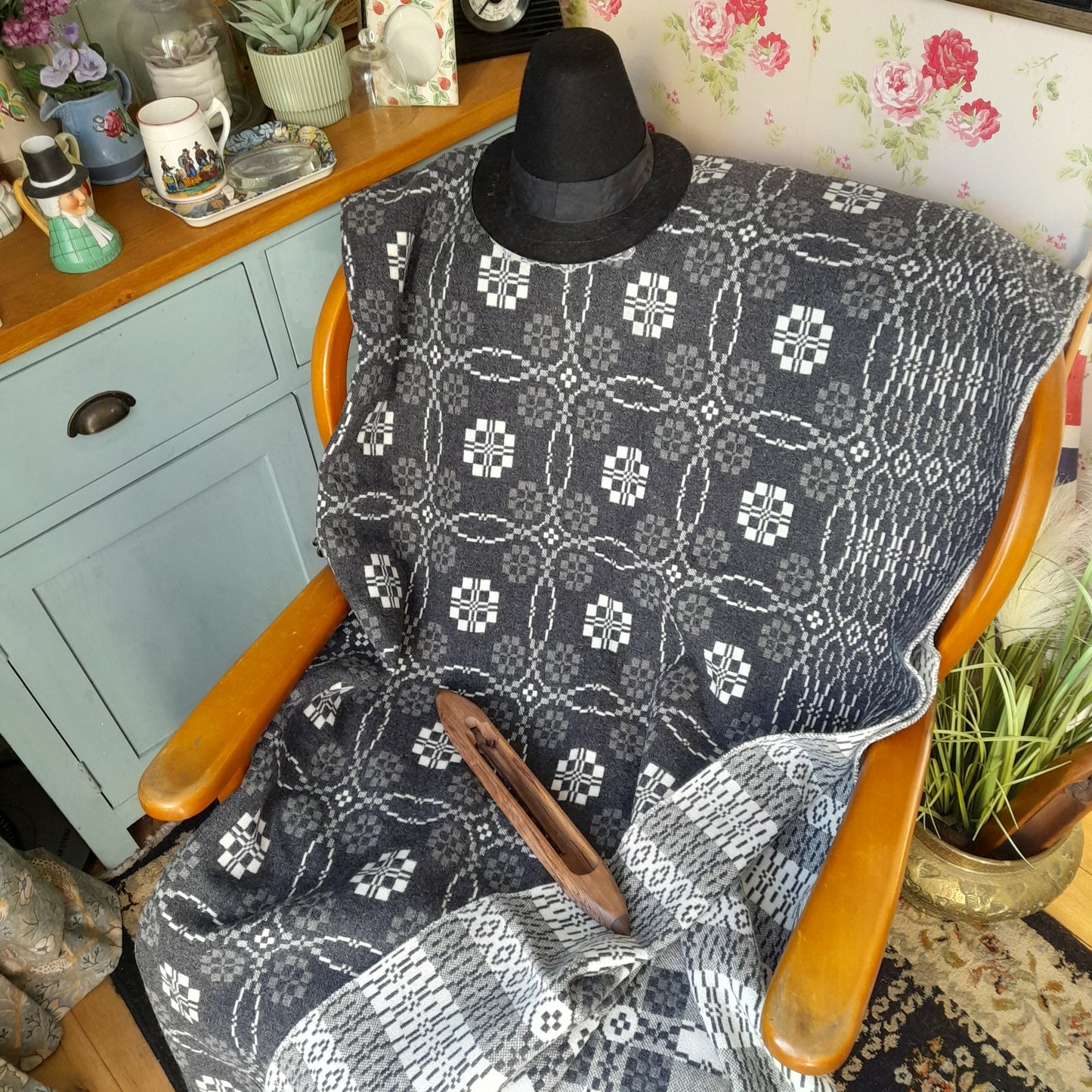 Welsh Tapestry Blanket in Charcoal Light Grey & White Penmachno Peony Design