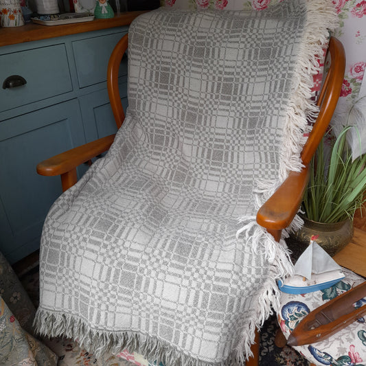 Vintage Welsh Tapestry Blanket in Natural Cream & Grey Wool