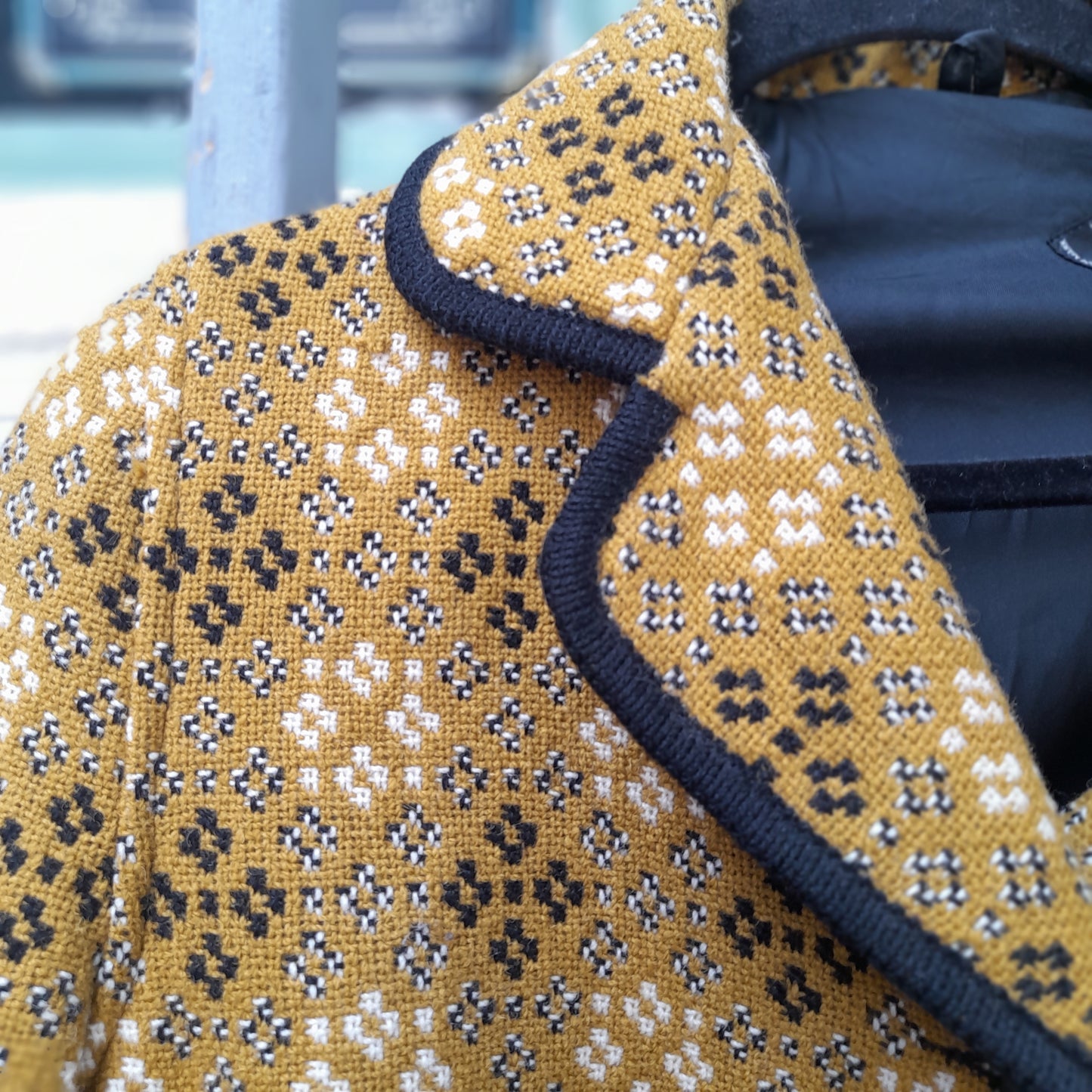 Vintage Welsh Tapestry Coat in Mustard, Black & White Size 16/18