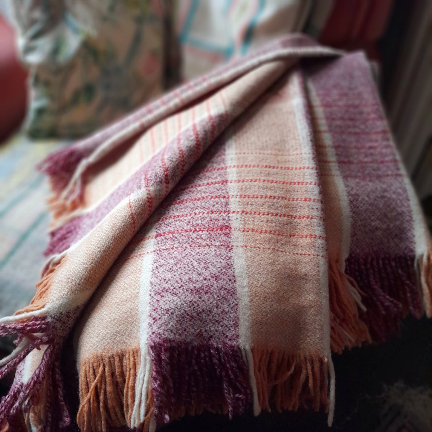 Vintage Welsh Wool Blanket/Carthen in Pale Peach, Burgundy  & Cream Speckled Checks