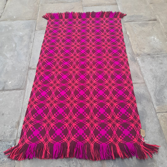 Vintage Welsh Wool Tapestry Rug in Deep Pink by Trefriw Woollen Mill in 'Star' Design