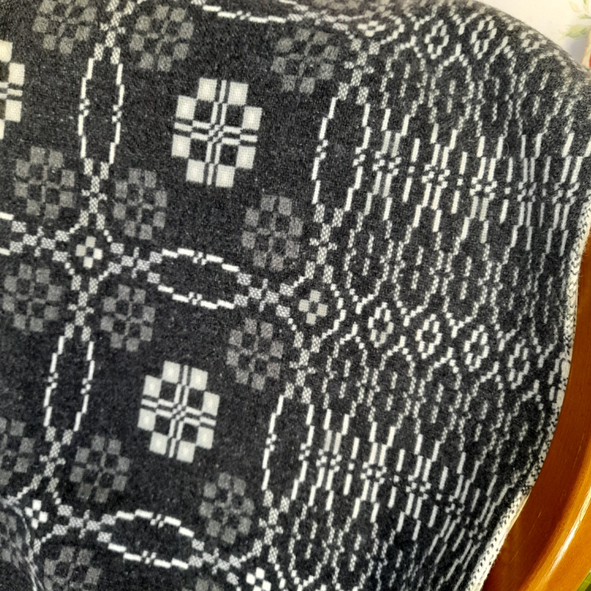 Welsh Tapestry Blanket in Charcoal Light Grey & White Penmachno Peony Design