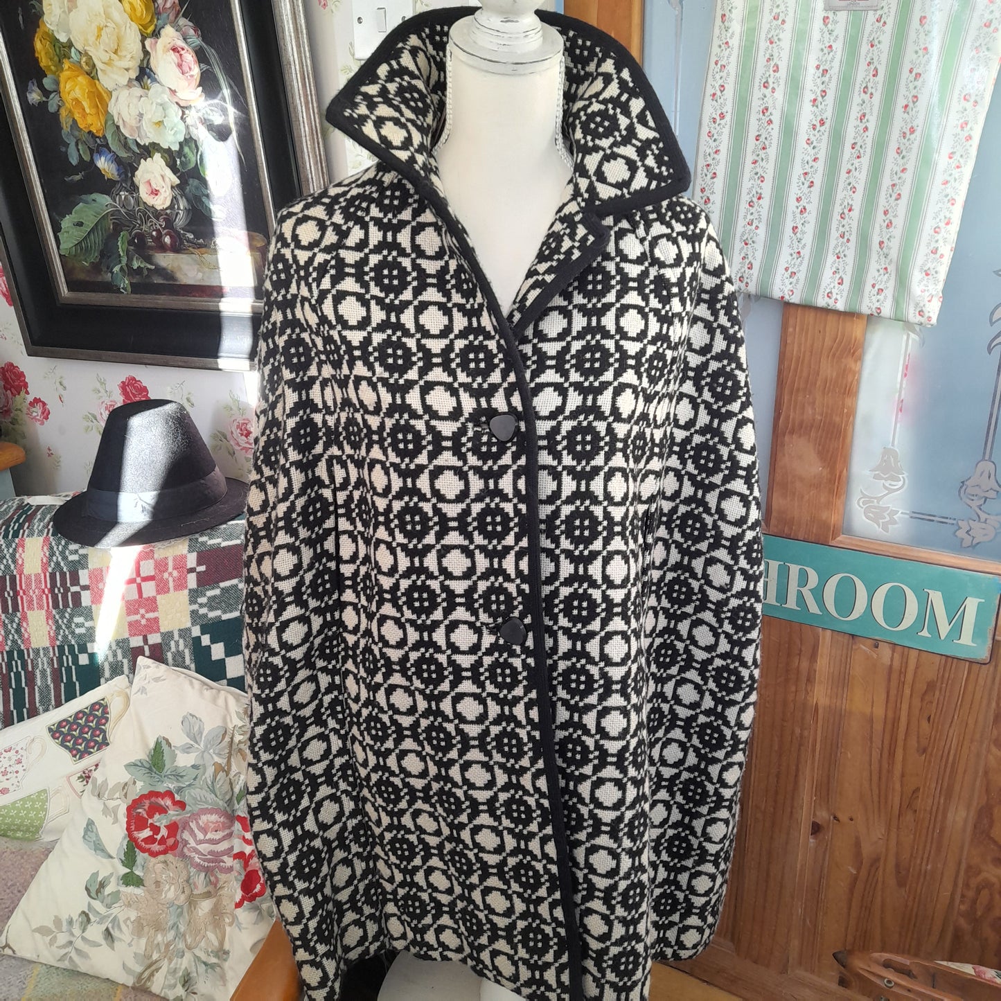 Vintage Welsh Tapestry Cape in Black & White Monochrome