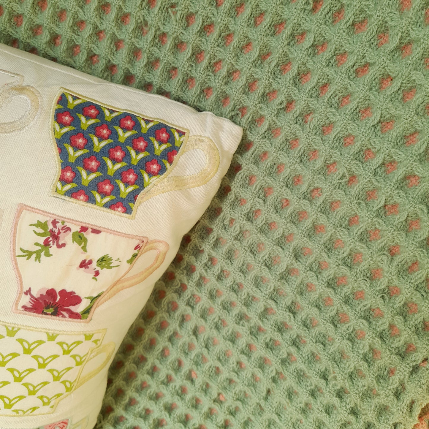 Vintage Welsh Wool Waffle Honeycomb Blanket in Reversible Green & Pink