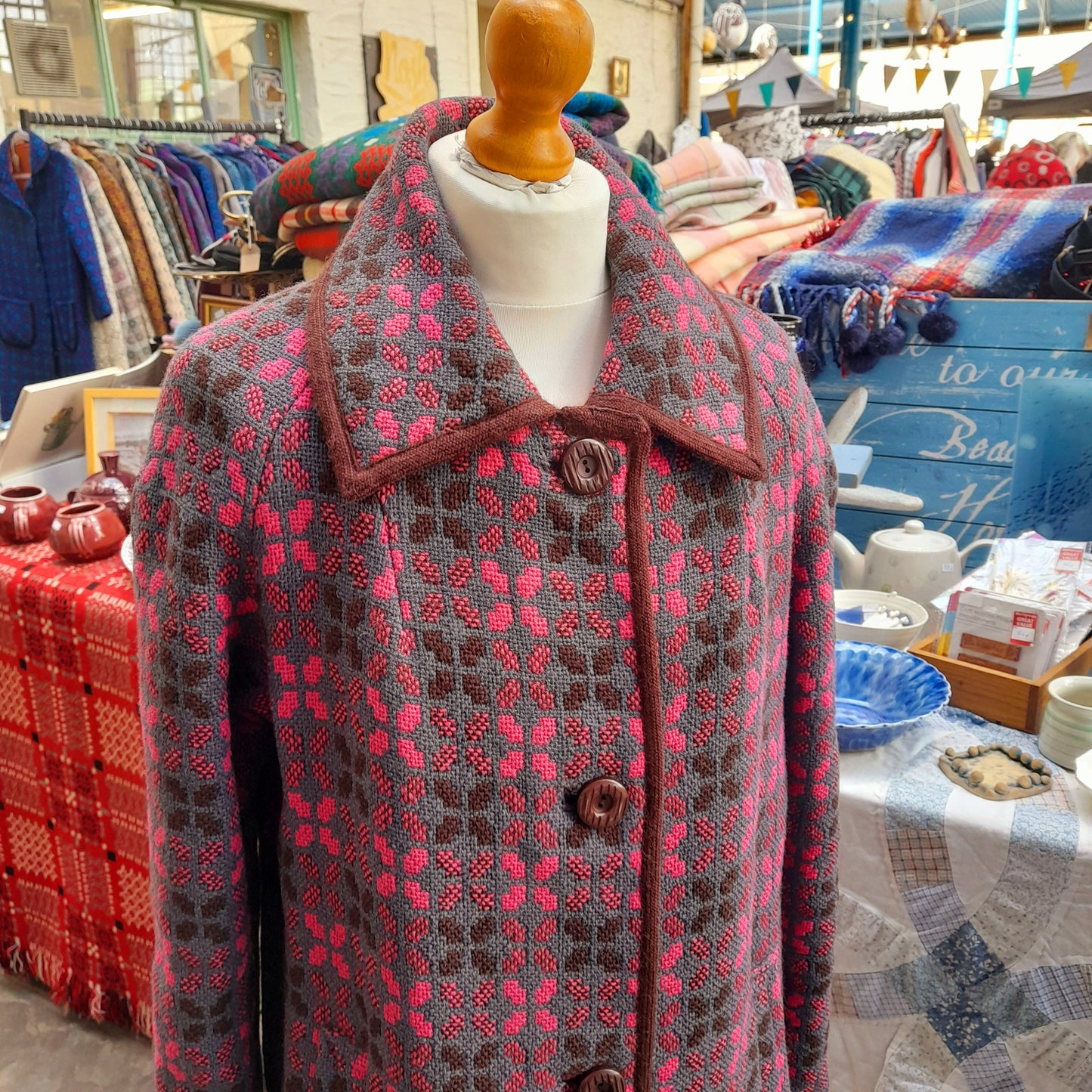 Vintage Full Length Welsh Tapestry Coat in Grey, Pink & Brown Size 14/16