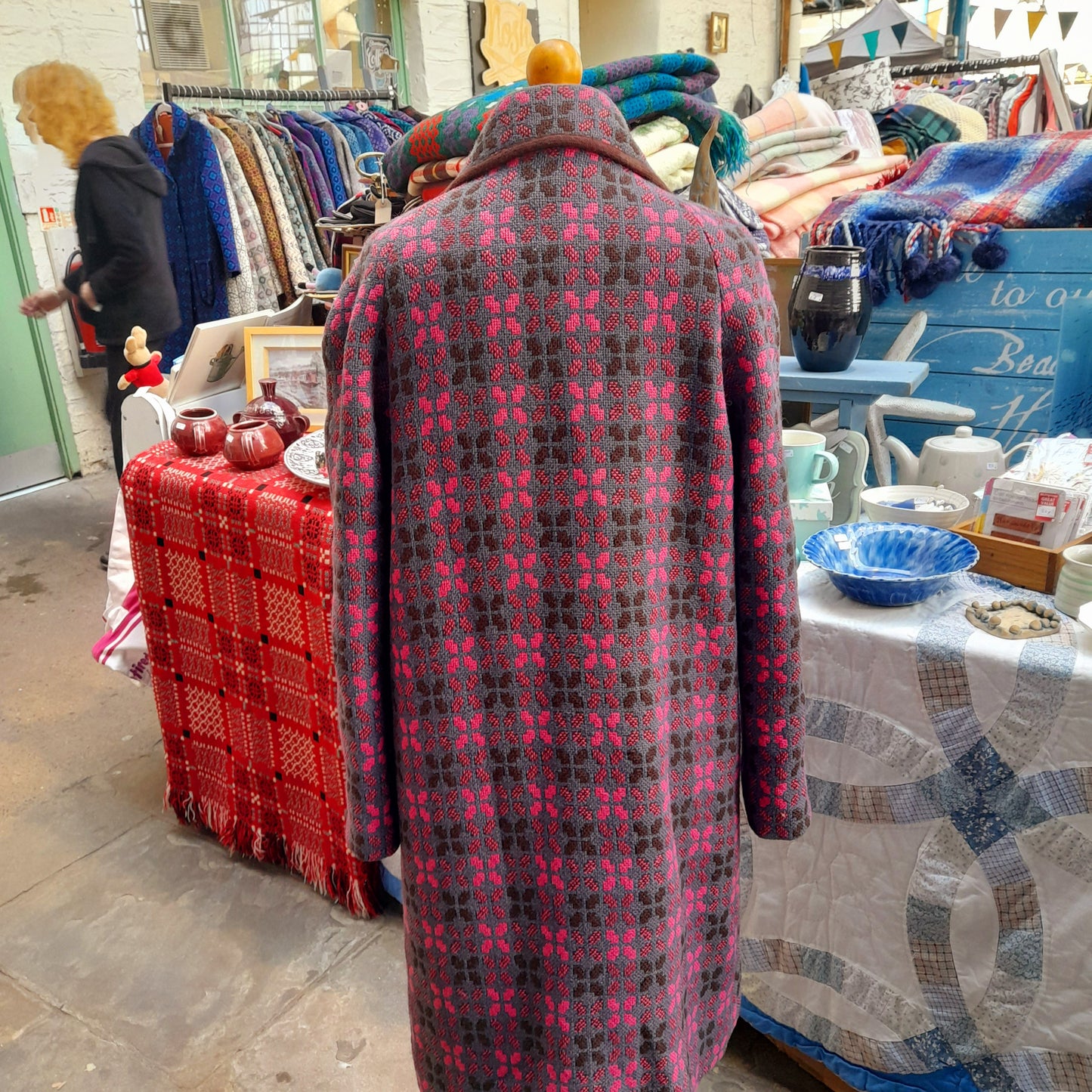 Vintage Full Length Welsh Tapestry Coat in Grey, Pink & Brown Size 14/16